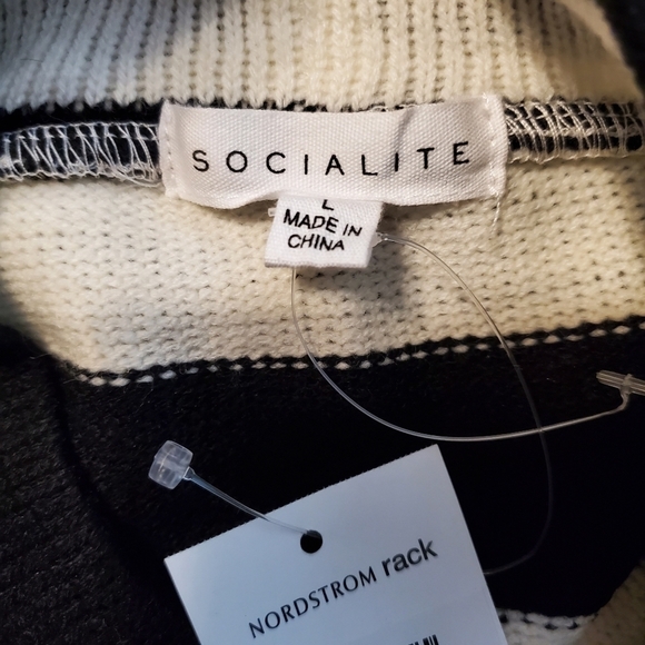 NEW Socialite Black And White Striped Mock Neck Sweater - Picture 5 of 5